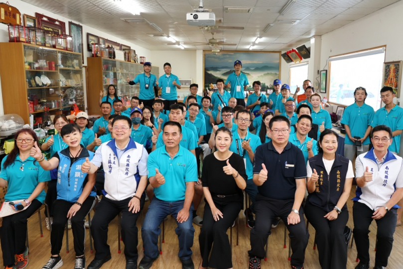 縣府開辦製茶及焙茶技術研習競賽 許縣長開幕勉勵
