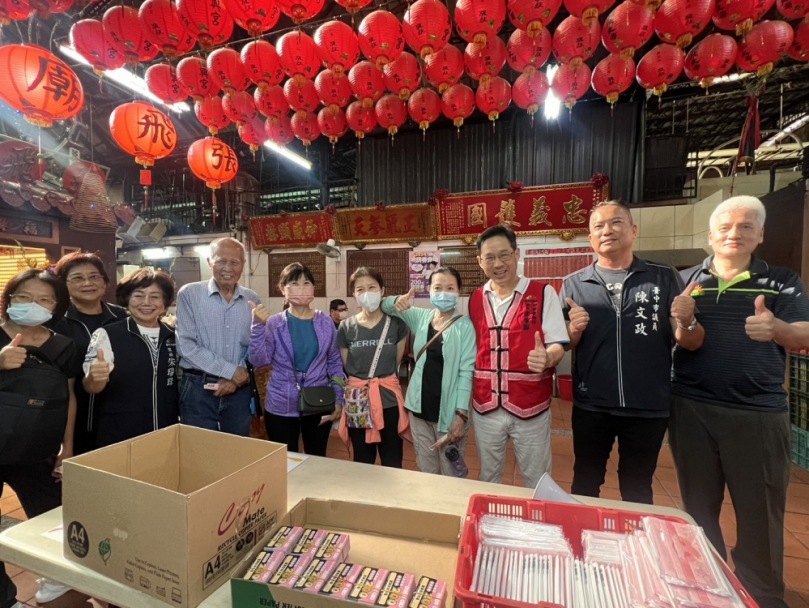 搶頭香！台中物調券首日登場兌換順暢   民眾、攤商都喊讚