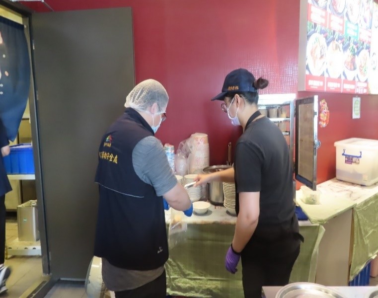 守護旅客食安！中市府稽查33家國道休息站餐飲業者  查驗結果全數合格