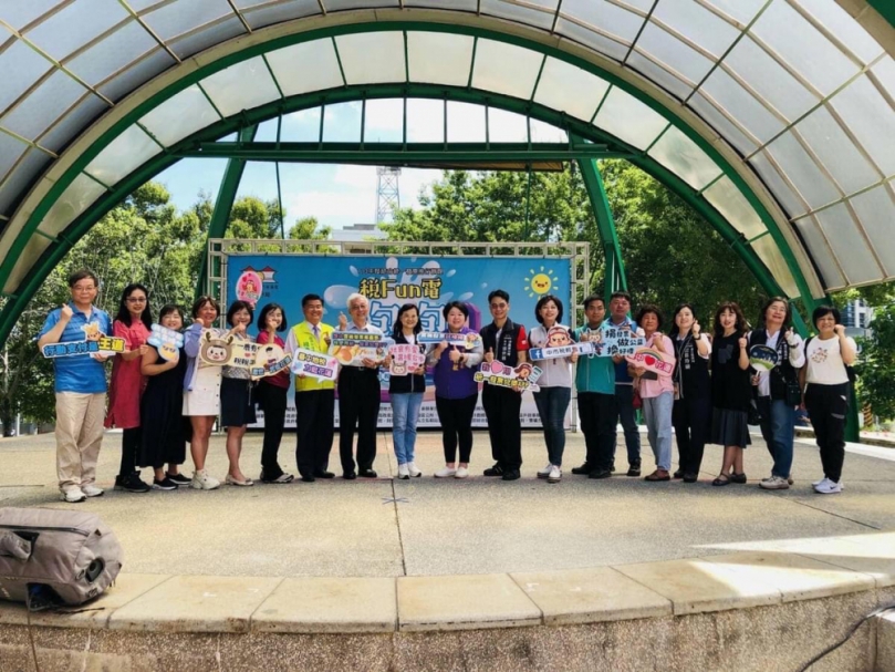 歡樂又消暑！中市地稅局租稅宣導   結合「泡泡水樂園」人氣旺