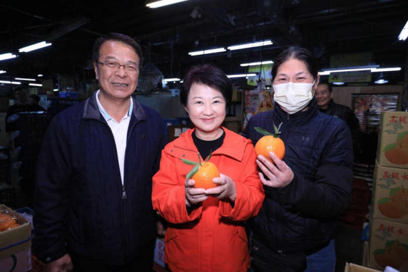 台中市長盧秀燕春節前視察魚市、果菜市場  關心調配供給量