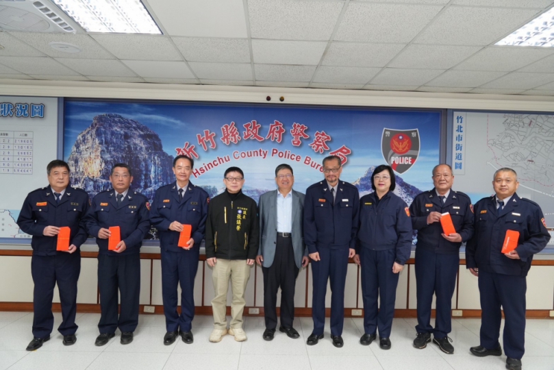 大家辛苦了！楊文科慰問重要節日執協勤警、民力