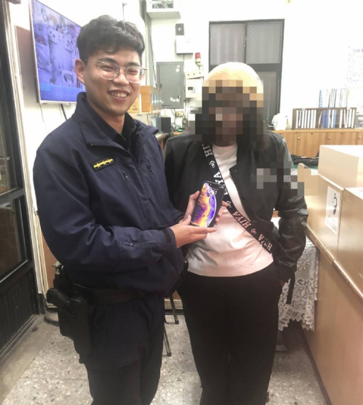 手機醫療卡設定功能  太平警助外籍學生找回