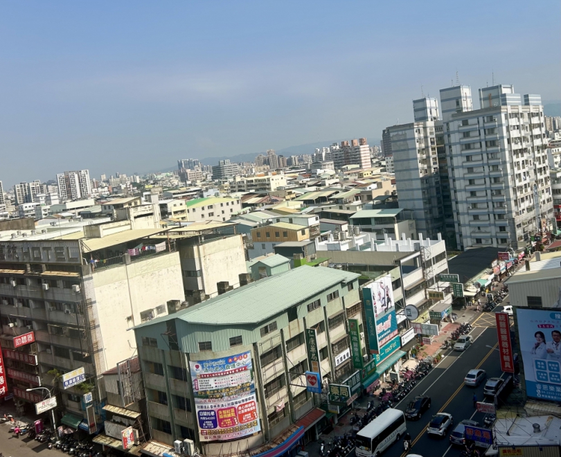 民進黨台中市議員李天生：台中市人口集中少數行政區  偏鄉地區人口連年下滑  城鄉差距持續擴大  中市民政局：山海線重大建設不斷！中市民政局：透過交通建設與經濟產業拉近城鄉差距