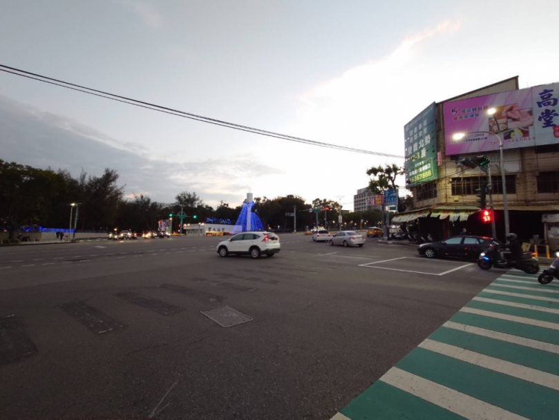 台中市111和112年55處易肇事路口改善  4成3路口事故數不減反增  民進黨台中市議員陳俞融批評工程評估不足，越改越不安全   中市交通局：邀專家學者改善易肇事路口   63處全數完成、事故率平均下降達8成