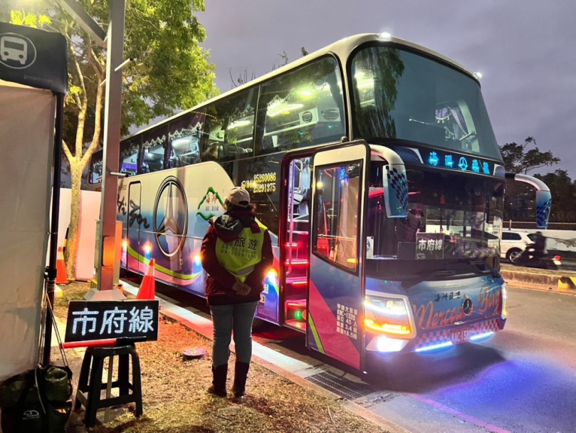 中台灣燈會首週疏運順暢！19條公車路線、假日加碼2條接駁車輕鬆到會場