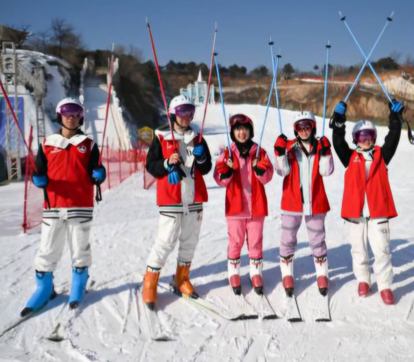 津台青年共赴冰雪之约  首屆「悅動津城·冰雪體驗營」開營