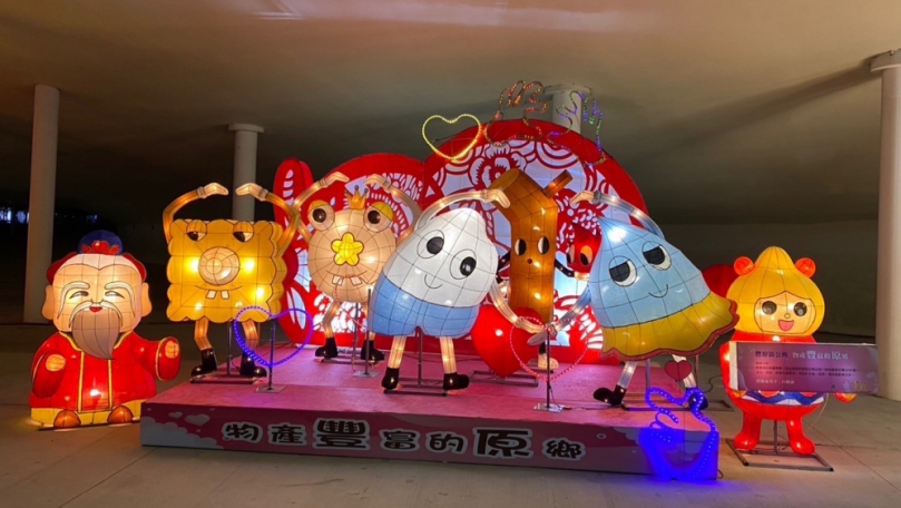 2025年蛇來運轉慶元宵  臺中市豐原區特色燈組活力演出  邀請您同樂！