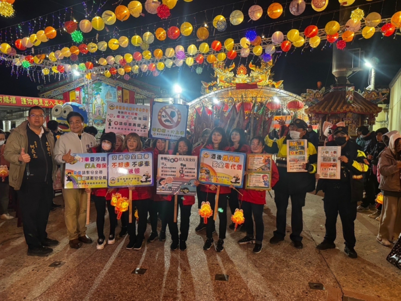 梧棲宮廟燈籠踩街梧棲副警長現場宣導引發大姐們注意籲年節後荷包更要看緊