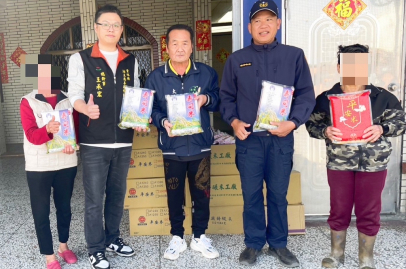 寒流持續來襲啟動低溫關懷　北港警守護長者與弱勢家庭