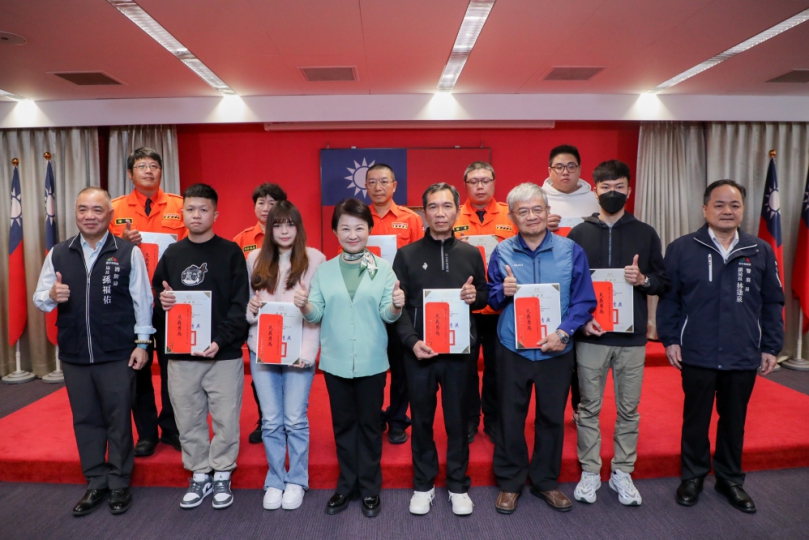 台灣最美風景！台中市長盧秀燕表揚新光三越救災城市英雄：他們的名字叫「勇敢」