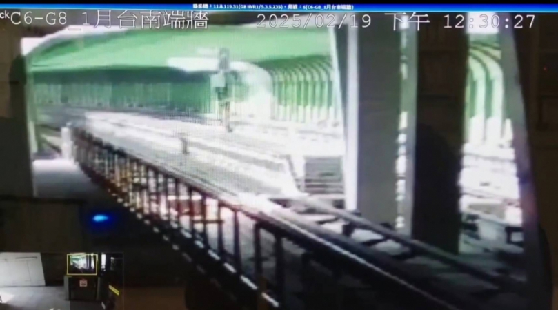 監督市政v.s.製造恐慌？國民黨台中市議員李中：藉由新光三越剛發生的氣爆事件無限上綱到市長故意蓋牌來引發市民的恐慌與不滿  有違「理性監督」的專業素養