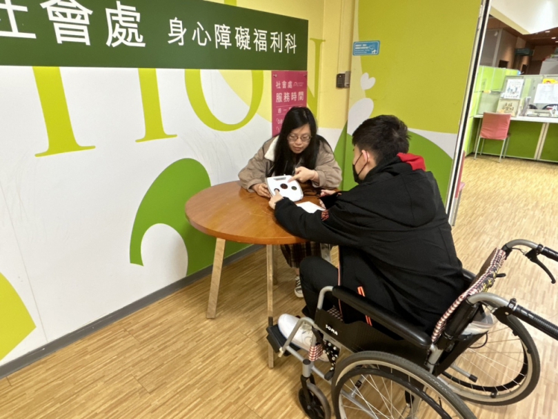 新竹市新增行動照護錶全時守護   身心障礙者緊急救援服務2.0再升級