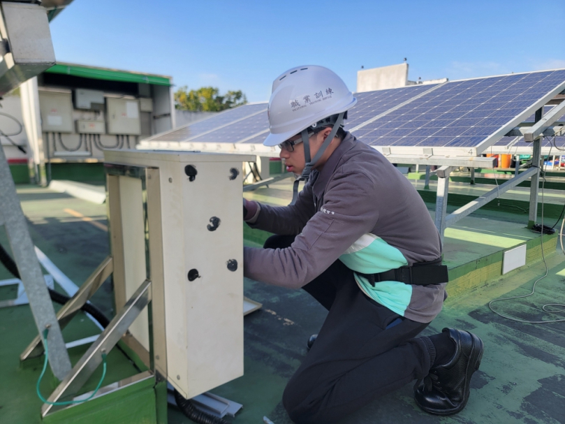 智慧製造人才需求火熱，新能源人才當紅！「台灣就業通」網站一指掌握中彰投分署114年最新職業訓練