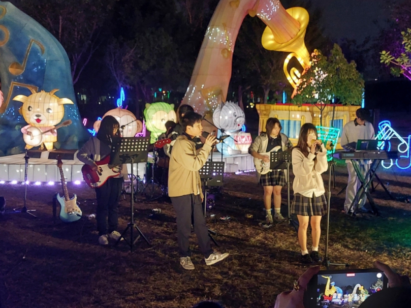 動漫組曲High翻燈區！中市教育局邀請動漫歌手Yaki至燈會演唱