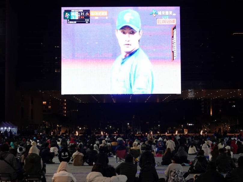WBC資格賽全國最大直播場在台中！中府前廣場2日累計逾2千人熱血應援