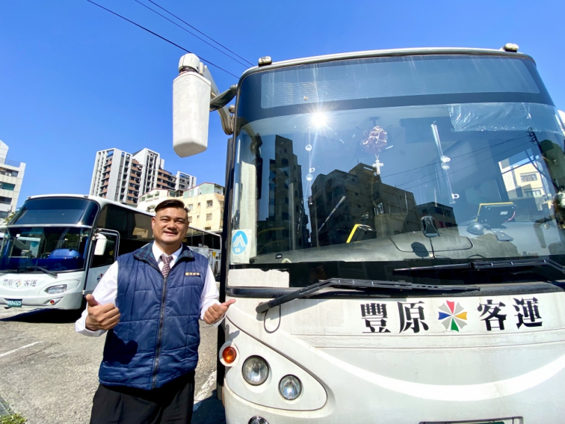 原民版灌籃高手開公車！駕駛助身障乘客獲中市愛心服務獎
