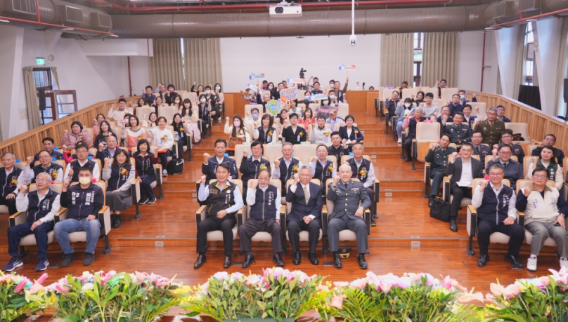 中市慶祝兵役節表揚績優役政單位、人員     民政局長吳世瑋感謝辛勞奉獻