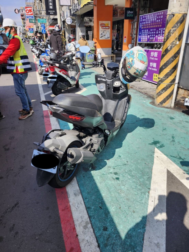 母湯喔！汽機車占用標線型人行道   中市交通局長葉昭甫：愛車被拖吊得不償失