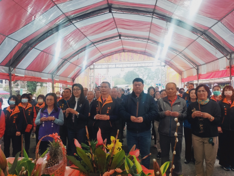 鹿谷永隆開山廟慶祝開山聖王聖誕暨重建142週年 許縣長獻香祈福