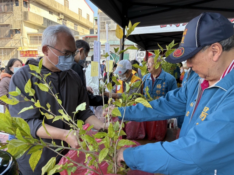 楊啟邦舉辦植樹贈苗   守護家園挺永續未來　一起為環境貢獻心力
