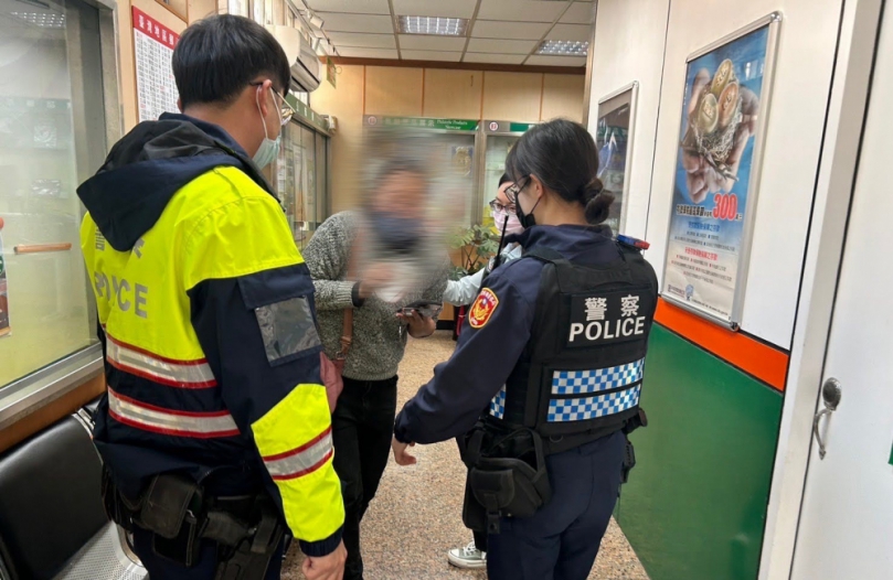 反詐宣導巧遇「案例」　西螺警現場示範阻詐
