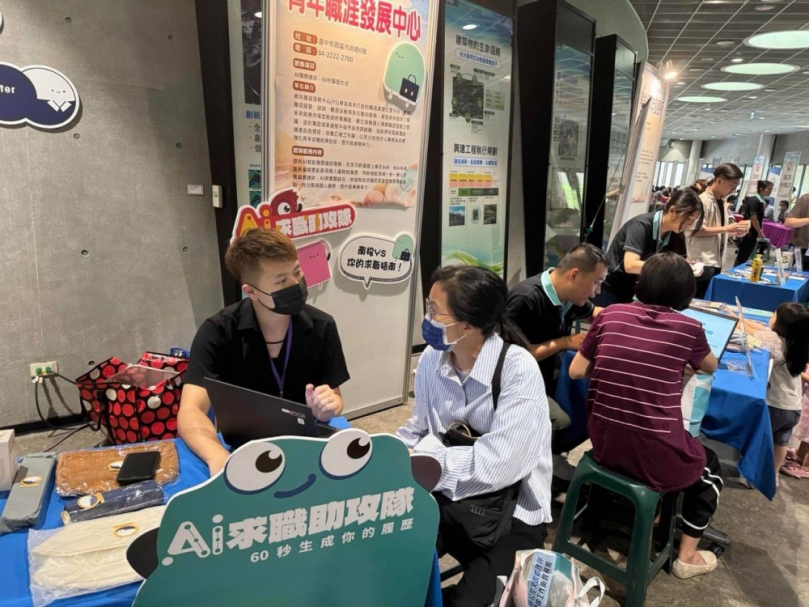 企業搶進校園攬才   中彰投分署攜手15所大專校院即日起啟動114年校園徵才博覽會