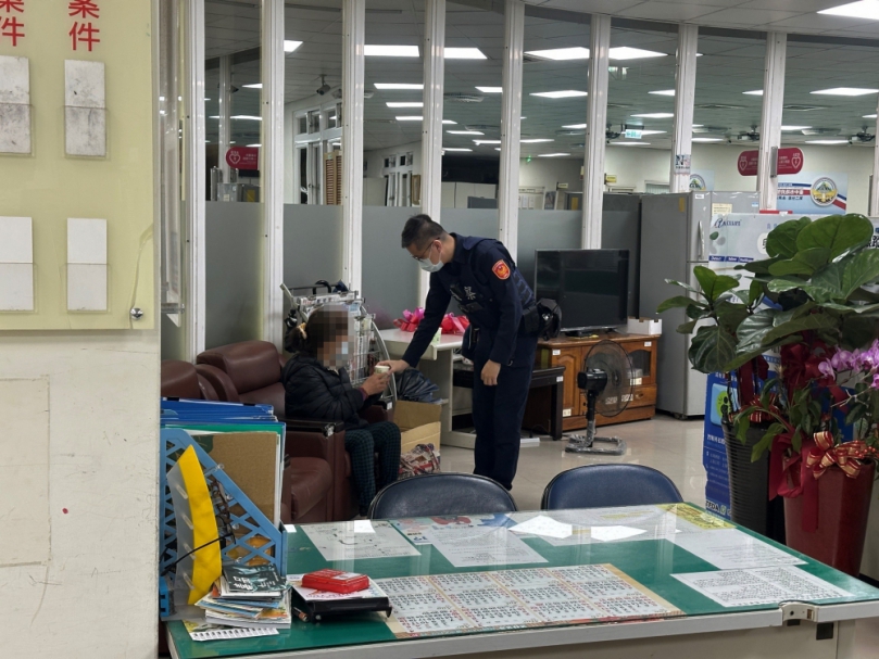 迷途8小時的愛與守護 中市暖警耐心陪伴助「老寶貝」回家