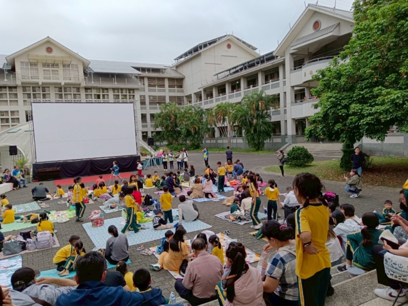 校園才藝秀及星光電影院霧峰國小親子共度歡樂兒童節