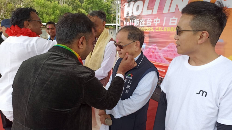 中市首慶HOLI色彩狂歡節     民政局長吳世瑋：傳遞愛與和平促進共融