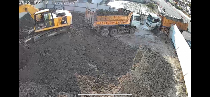 中市梧棲區民宅區出現土置場嚴重影響居民安全及環境居民群起要求市府處理