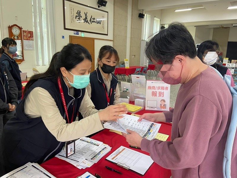 掌握趨勢、精準就業！中市勞工局4月份邀60家企業提供超過4000個職缺