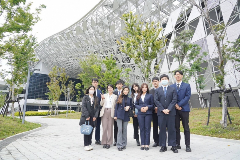 準司法官團隊參訪台中綠美圖、國際會展中心 感受二大國際級藝術建築魅力！