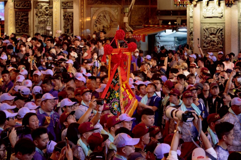 60萬人共襄盛舉！大甲媽9天8夜遶境起駕   盧秀燕扶轎祈願台灣平安順遂