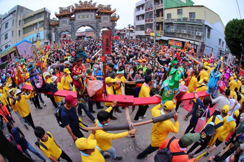 學甲慈濟宮上白礁謁祖祭典活動搭配超級煙火秀重磅登場引起高潮