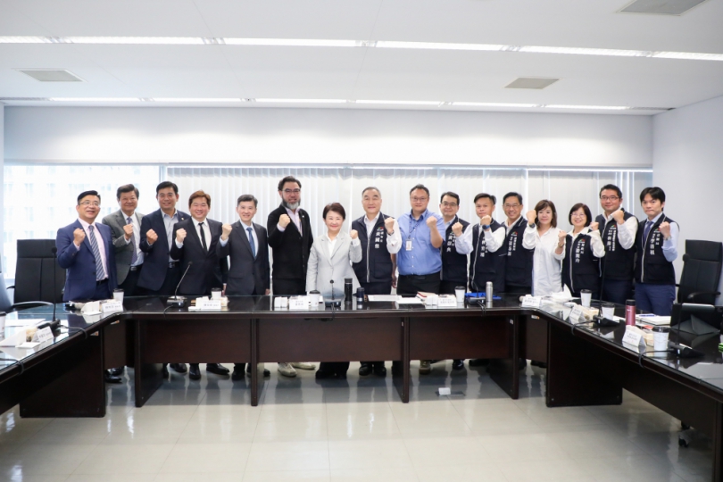 因應美國提升關稅   中市府邀公協會代表座談   台中市長盧秀燕宣布4大對策，並向中央提出2大訴求助業者度難關