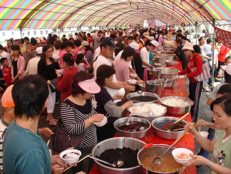大甲開始設點心站讓民眾看媽祖回鑾不會餓肚子