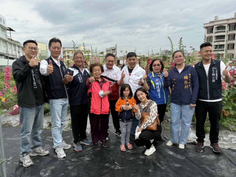 大甲區岷山里蜀葵花季展開　現場有吃有看水有拿嗨翻天