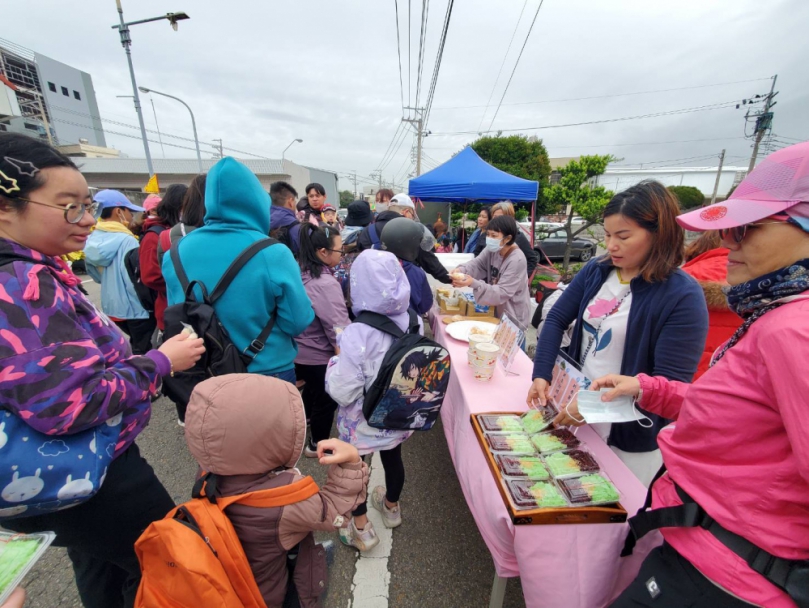 大甲媽回鑾新住民攤位吸睛