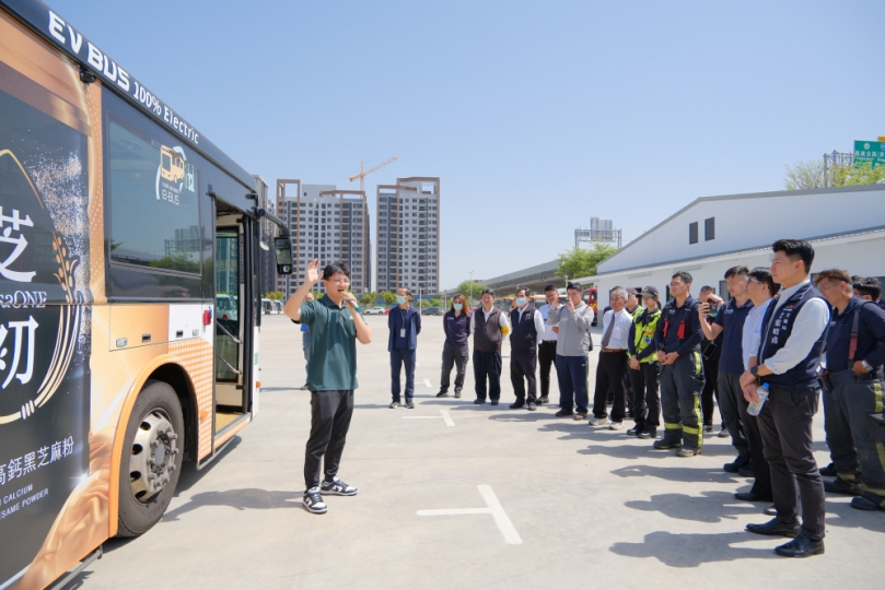 電動公車火警怎麼救？中市交通局實戰演練上線    為市民乘車安全把關