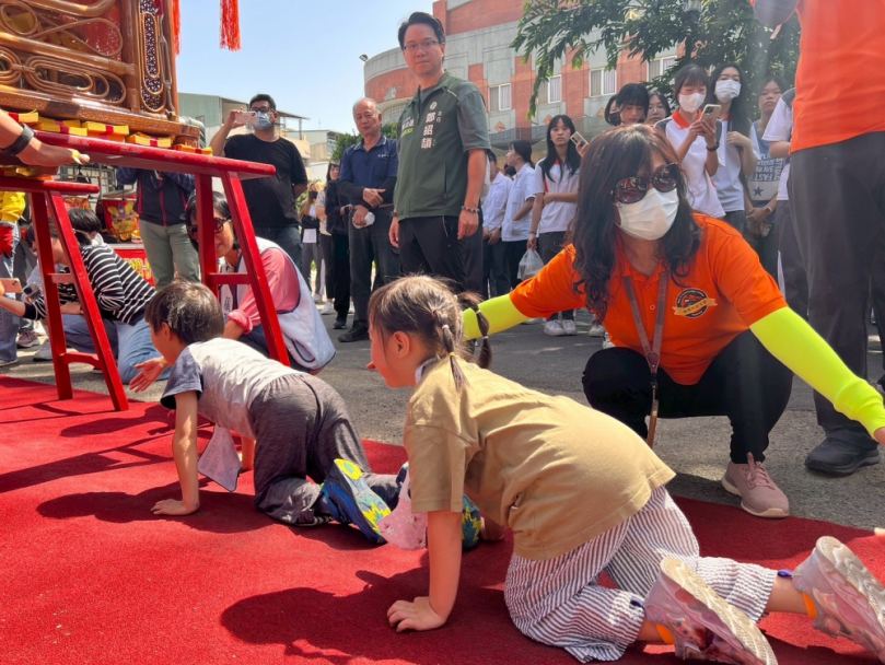 「樂成有興，幸福後驛」中臺科大攜興大附農共同體驗在地信仰文化魅力