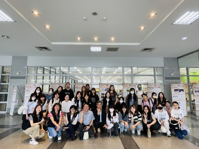 中市地稅局「金典台中 檔藏稅史」檔案巡迴展前進台中科大   與師生一同探索稅史足跡