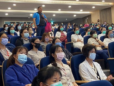 路老師開講中市交通局挺醫護交通安全