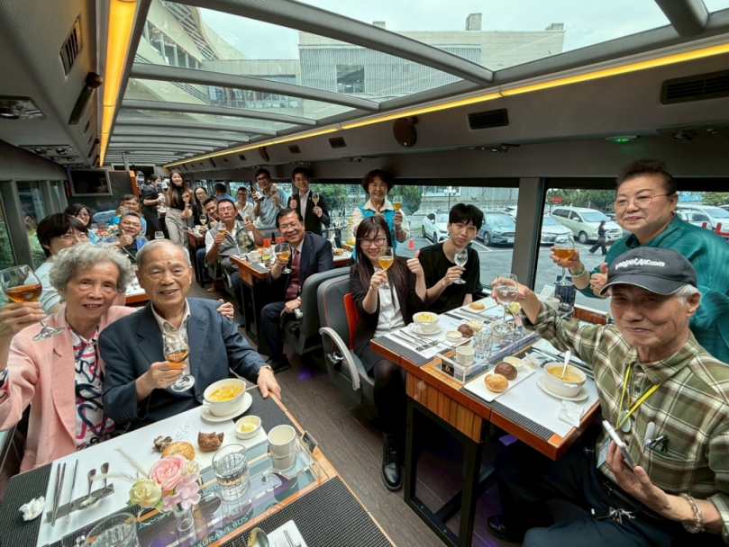 臺中雙層餐車5月上路搭雙層餐車遊都會品味「天茶地酒」