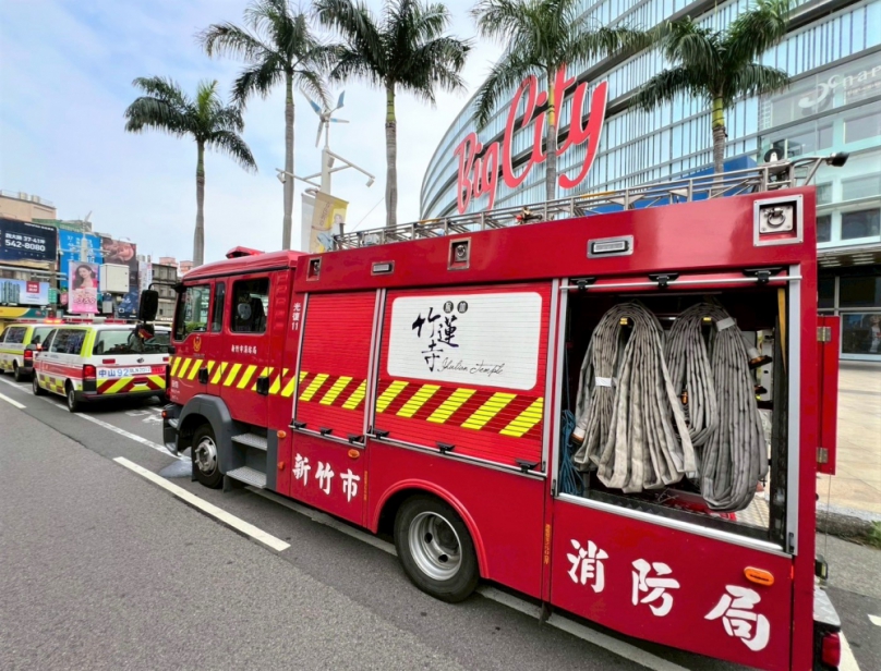 慘痛教訓不容遺忘   新竹市模擬百貨美食街火警　千人疏散演練強化防災力