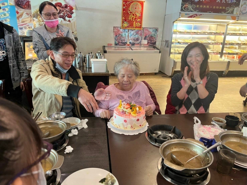 大甲區李伯豐侍奉父母事績異膺選今年孝行楷模