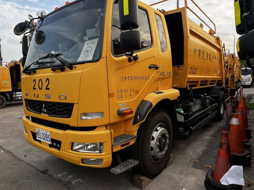 垃圾收運人車更安全！中市智慧垃圾車導入AIoT技術