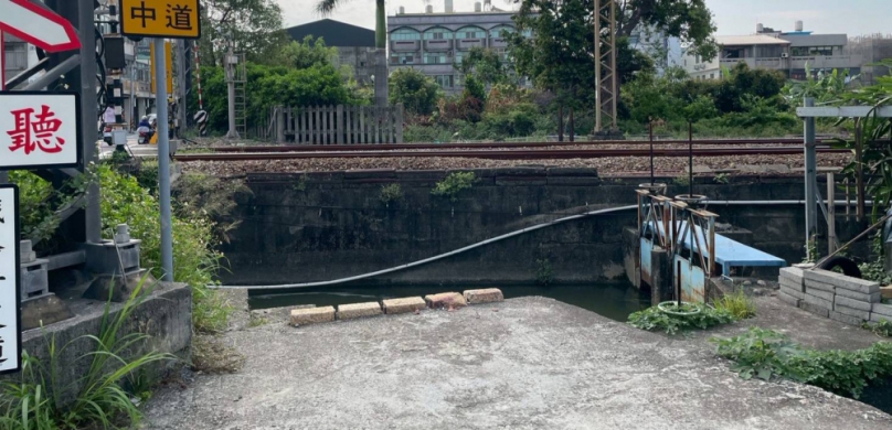 中市清水區圳溝發現男浮屍初步排除他殺