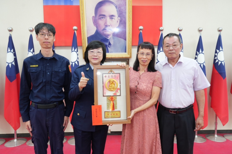 都是女性之光！新竹縣女警長親贈警察模範母親祝福與關心