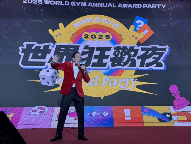 世界健身-KY(2762.TW) 品牌年度春酒專寵5000員工  在台25年重要里程碑  董事長柯約翰宣布：「下一步，泰國。」